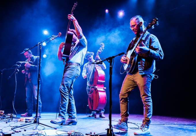 Wood and Wire band on stage at Emos