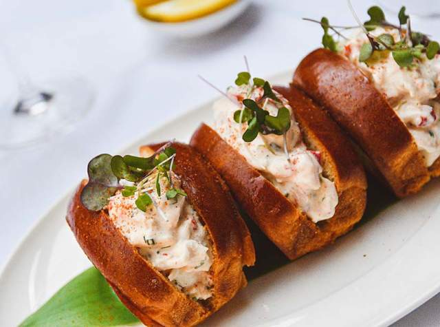 Set of 3 plated lobster rolls