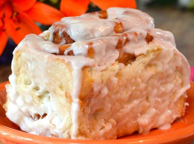 Large cinnamon roll