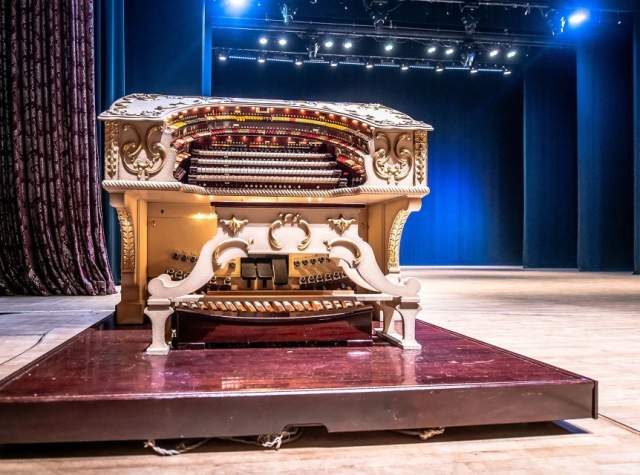 Photo of pipe organ on a stage