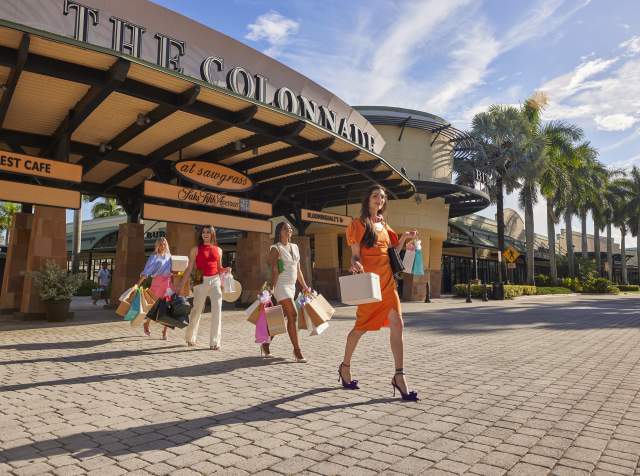 Why Shoppers from Around the World Visit Sawgrass Mills