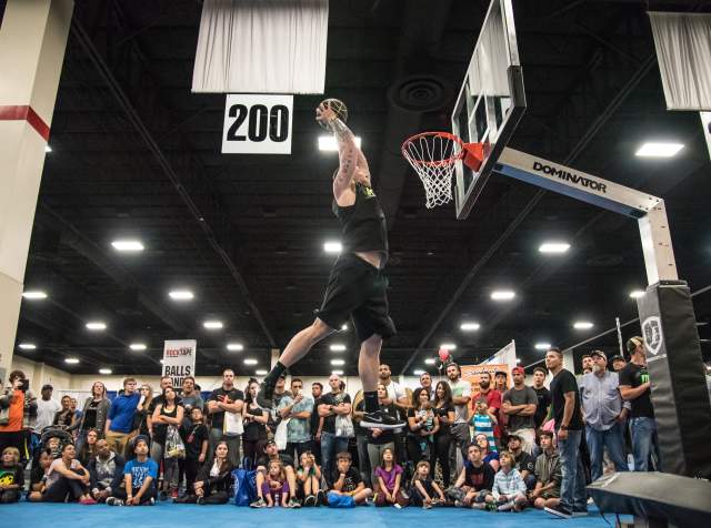 Dunk Competition at FitCon