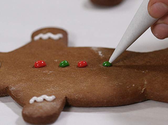 Small Bites: Gingerbread Cookies