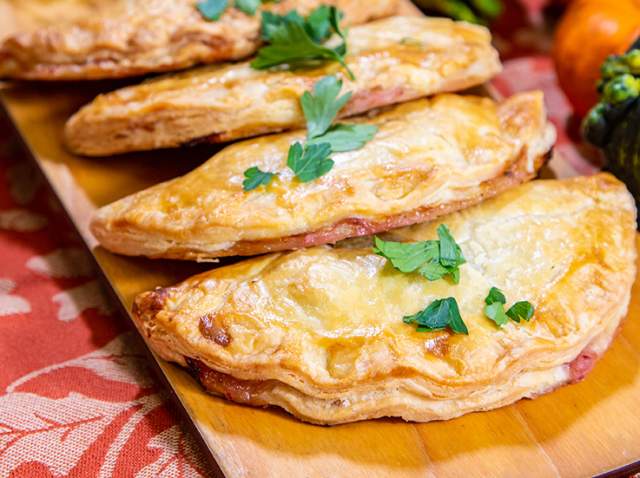 Small Bites: Thanksgiving Leftover Hand Pie