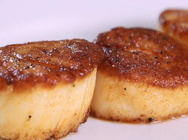 Small Bites: Seared Scallops
