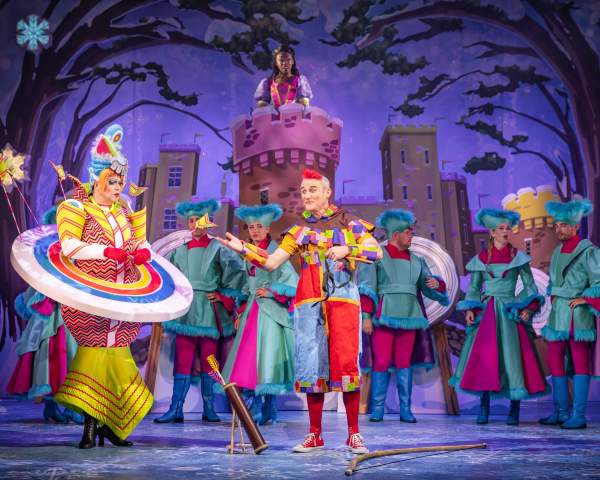Robin Hood brings festive fun to Cheltenham as Everyman Theatre panto season launches