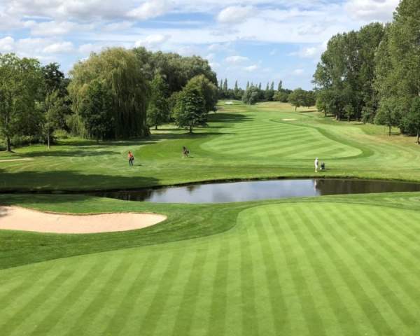 Unearth the Hidden Gem: Golfing in Coventry and Warwickshire!