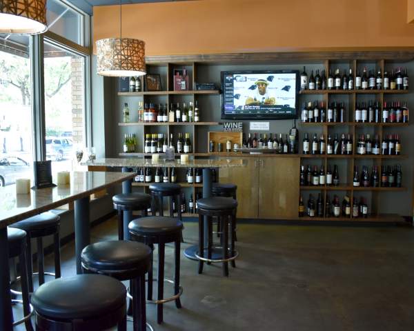 Nosh Restaurant and Wine Lounge
