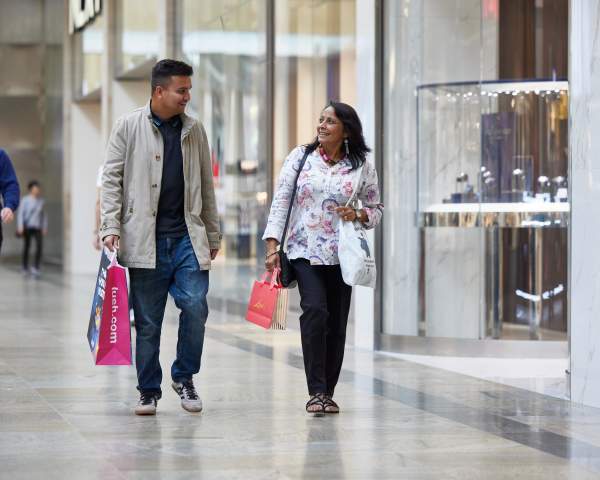 Late-night Shopping in Southampton