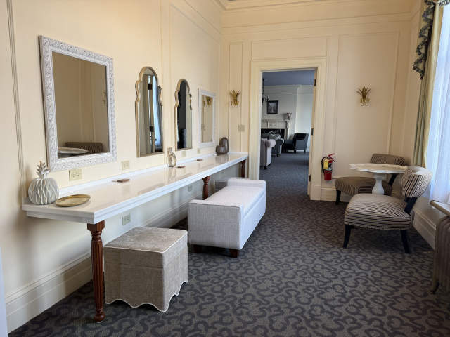 Greystone Parlor Suite