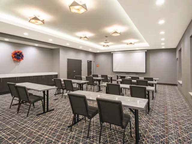 la quinta boardroom