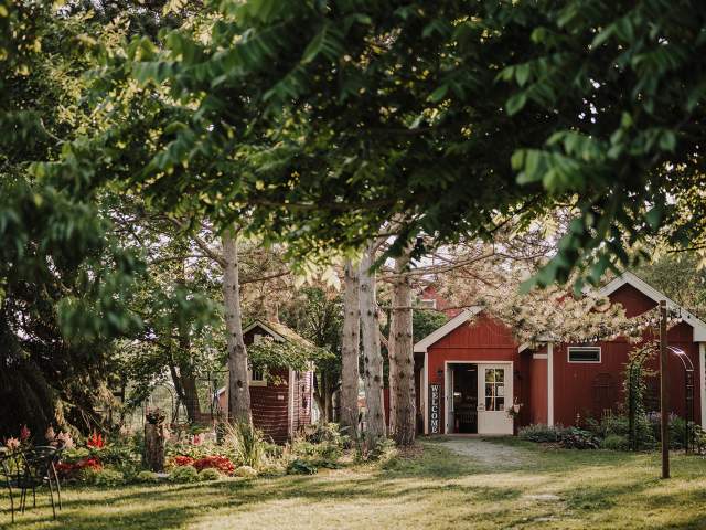 Rosewood Farm - Farm stand