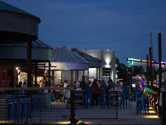 Obscurity Brewing Elburn Outside Patio