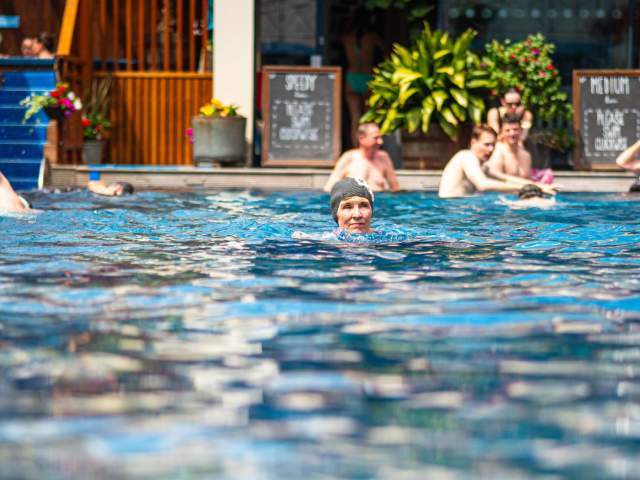 Outdoor swimming pools and splash parks in Bristol