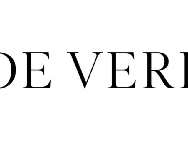 De Vere logo
