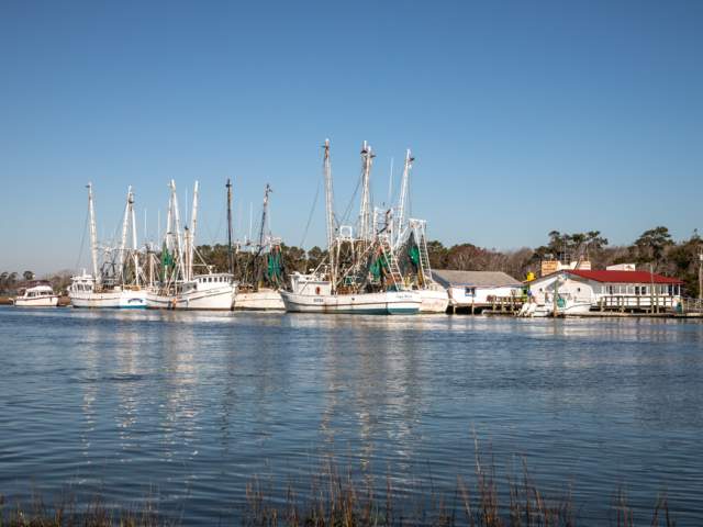 group of shrimping boats on the ICW