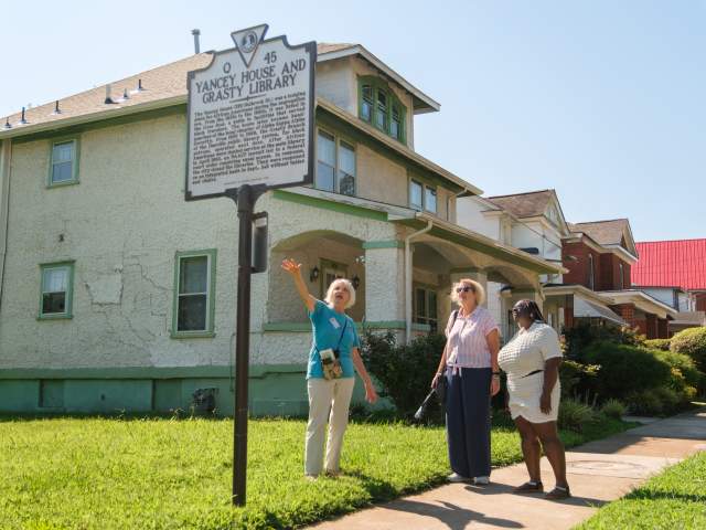 Guided Tour Joyce Wilburn