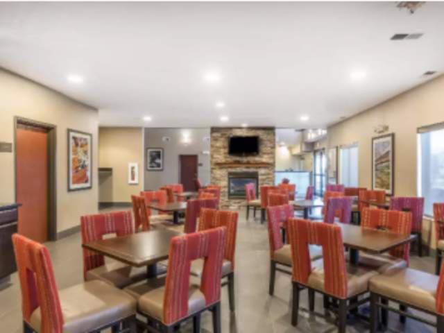 Comfort Suites North