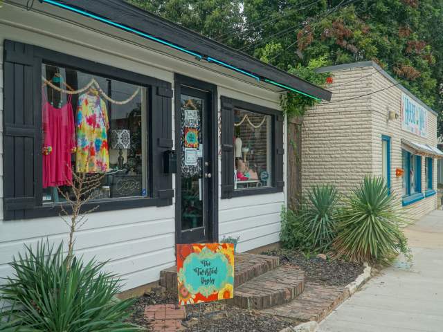 Neighborhood Guide: River East