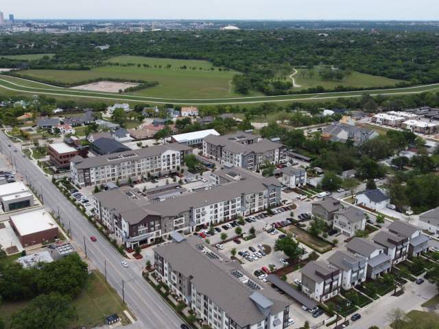 Neighborhood Guide: The River District