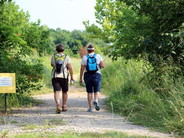 Fort Worth Nature Center hikers