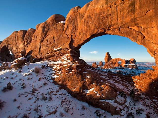 arches-in-winter