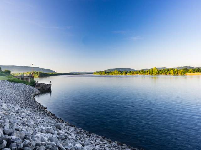 Ditto Landing shoreline