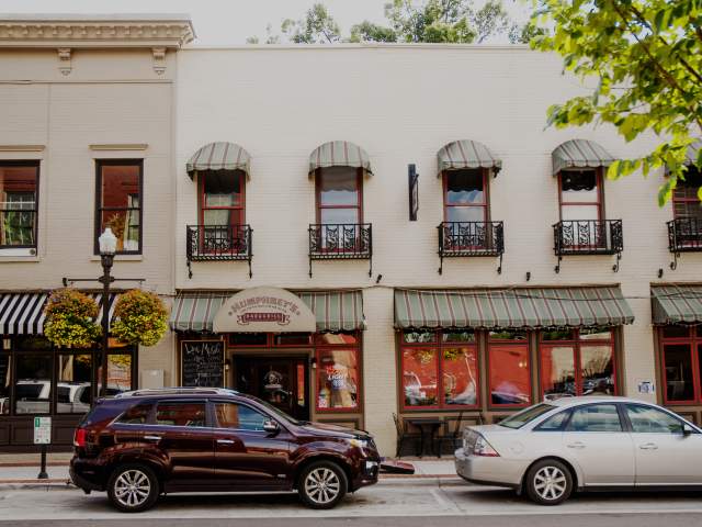 Humphreys-Bar-and-Grill