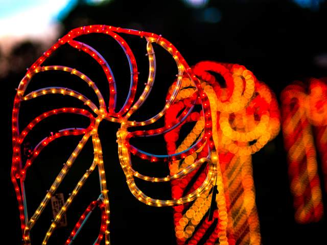 7 Picture-Perfect Spots to Take Holiday Photos in Huntsville