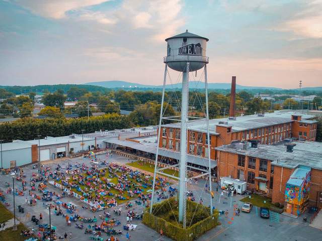 Creative Huntsville Art Classes and Experiences to Try at Lowe Mill A&E