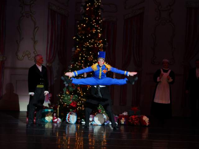 Holiday Plays and Shows in Huntsville, AL