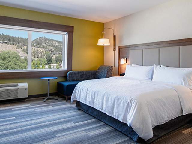 DTN - STL - Holiday Inn Express & Suites Kelowna East