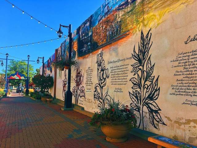 Mural Alleyway