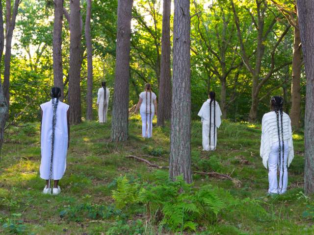 Jeannette Ehlers, We’re magic. We’re real #3 (These Walls), 2023. Performance accompanied by Eve Tagny and Sophia Gaspard, as part of MOMENTA 2023. Photo credit: Mike Patten. Image courtesy of the artist.