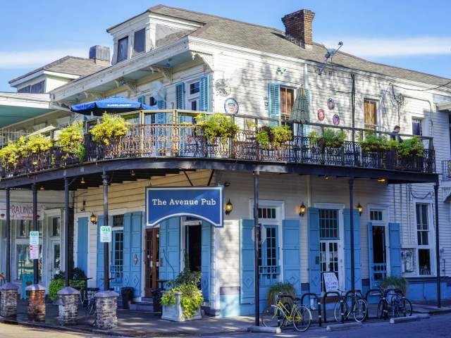 The Avenue Pub