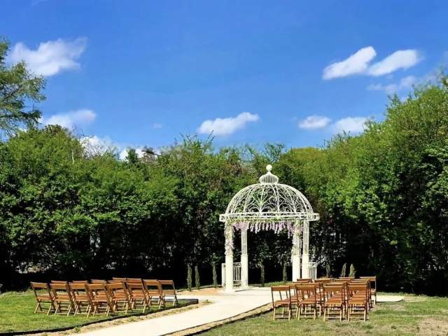 Boxwood wedding