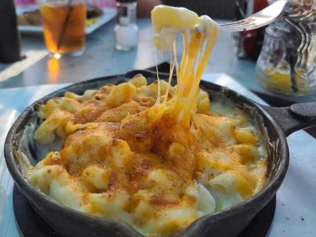 Ocean 13 Crabby Mac-n-Cheese