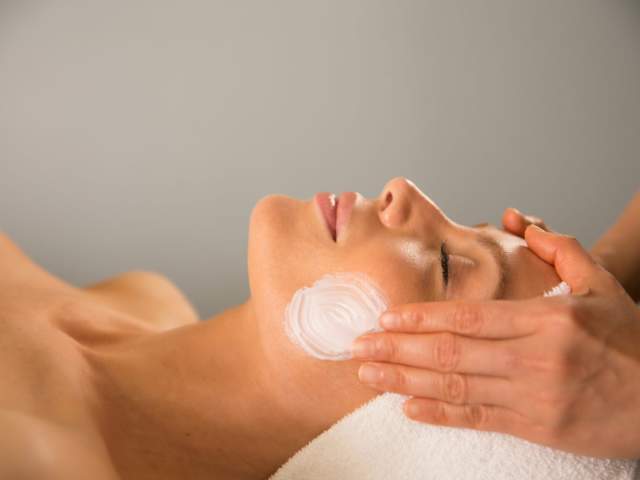Waldorf Astoria® Spa facial