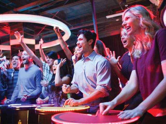 Dave & Buster's Inc. players games