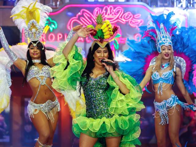 Singer with dancers at Mango's Tropical Cafe Orlando