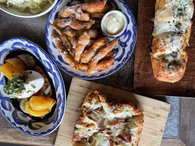 188815 Mia's Italian Kitchen