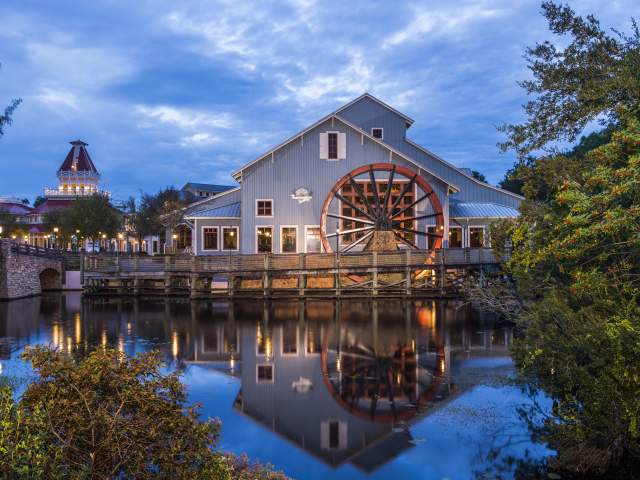 Disney's Port Orleans Resort - Riverside hotel exterior