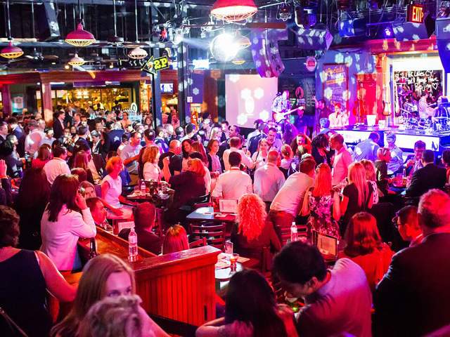 Howl At The Moon packed house