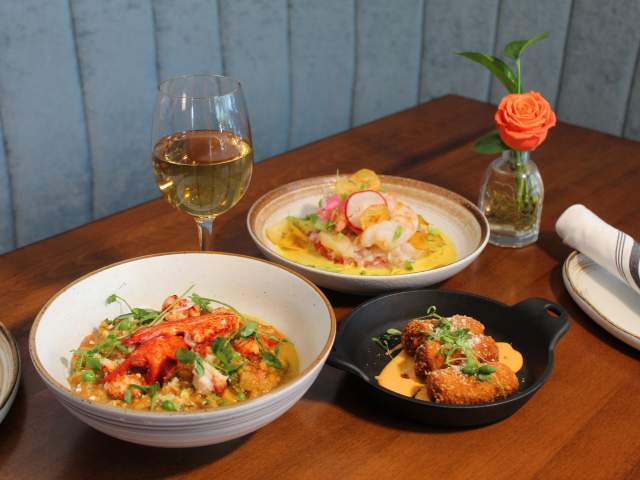 201452 - The Drake Kitchen + Bar