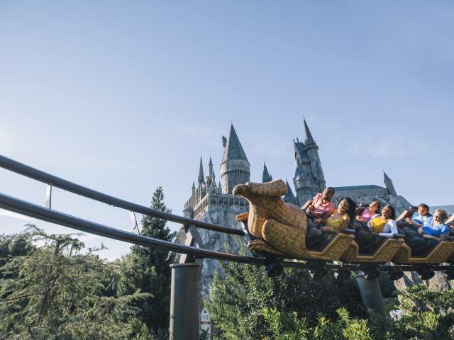 flight of the hippogriff rollercoaster