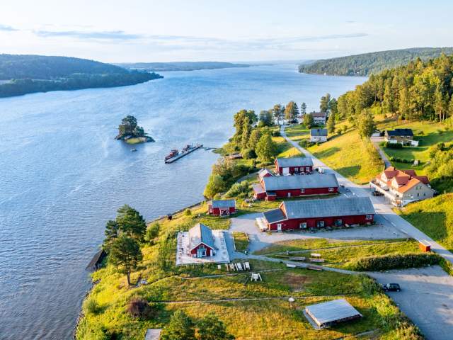 Furuholmen i Sarpsborg, Glomma og området rundt, sett ovenfra. Foto.