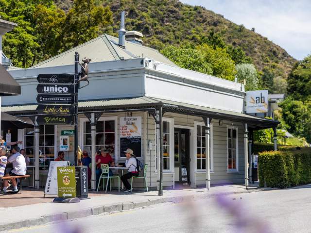 Looking across from Buckingham Street to Arrowtown Bakery & Cafe