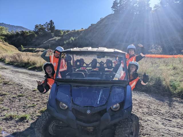 Mana Tāhuna crew out and about.