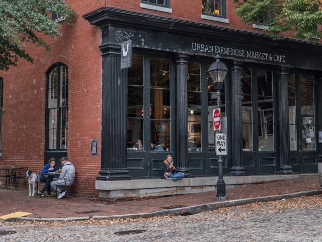 Urban Farmhouse and Market