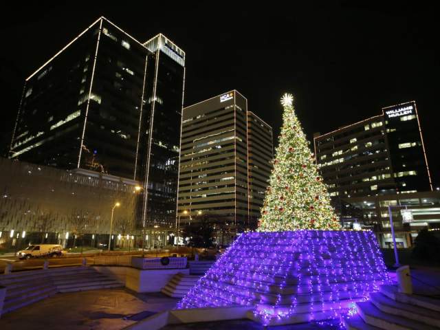 Kanawha Plaza- Grand Illumination- Holiday Lights
